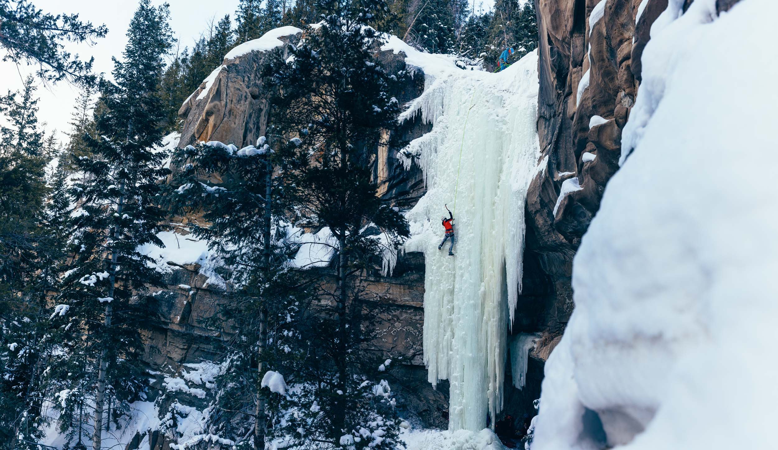 Saunders_SterlingXeros_IceClimb--2.jpg