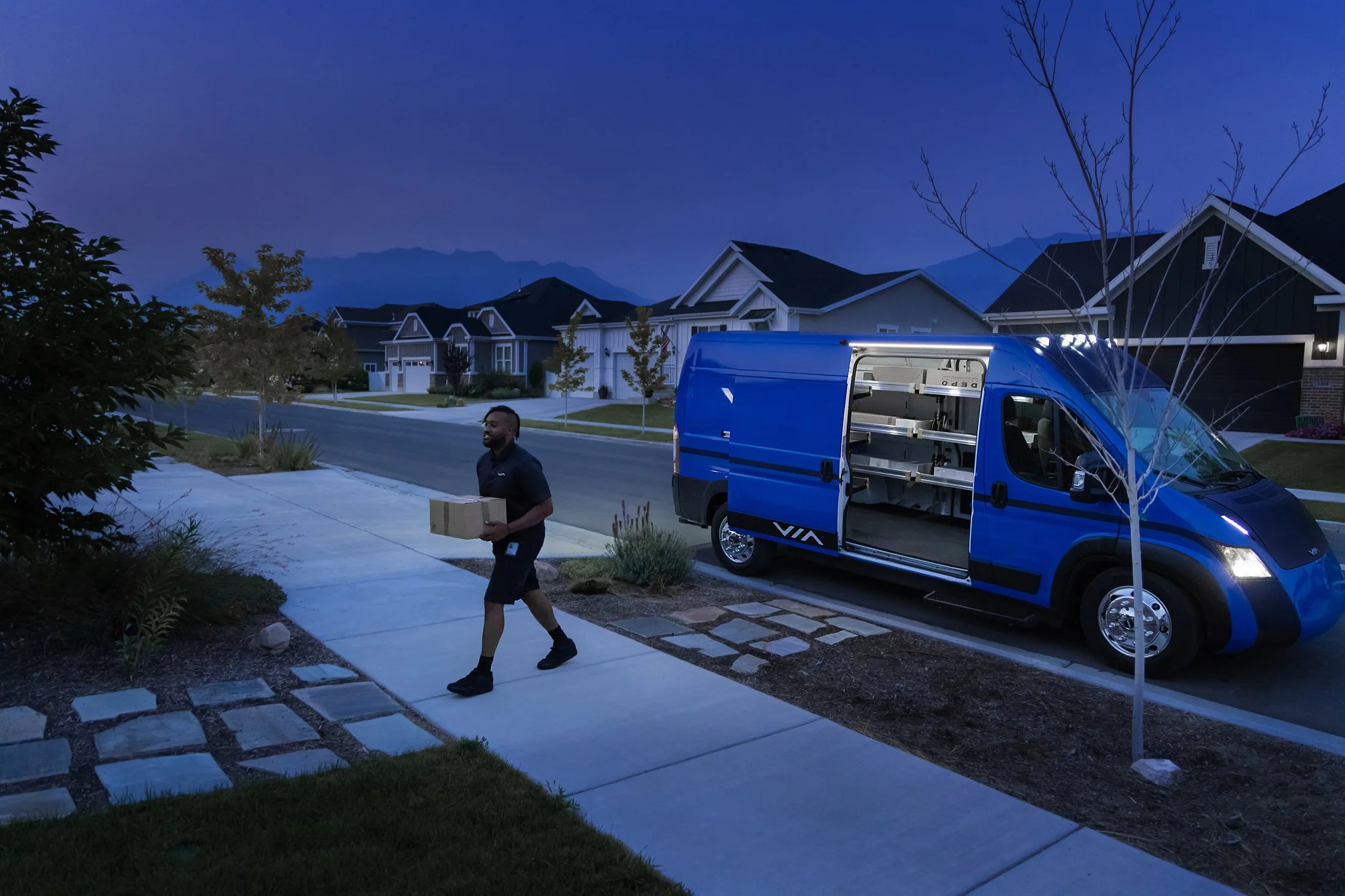 2021.08.10 ViaMotors.DanKHaus.3536.dark.JPG