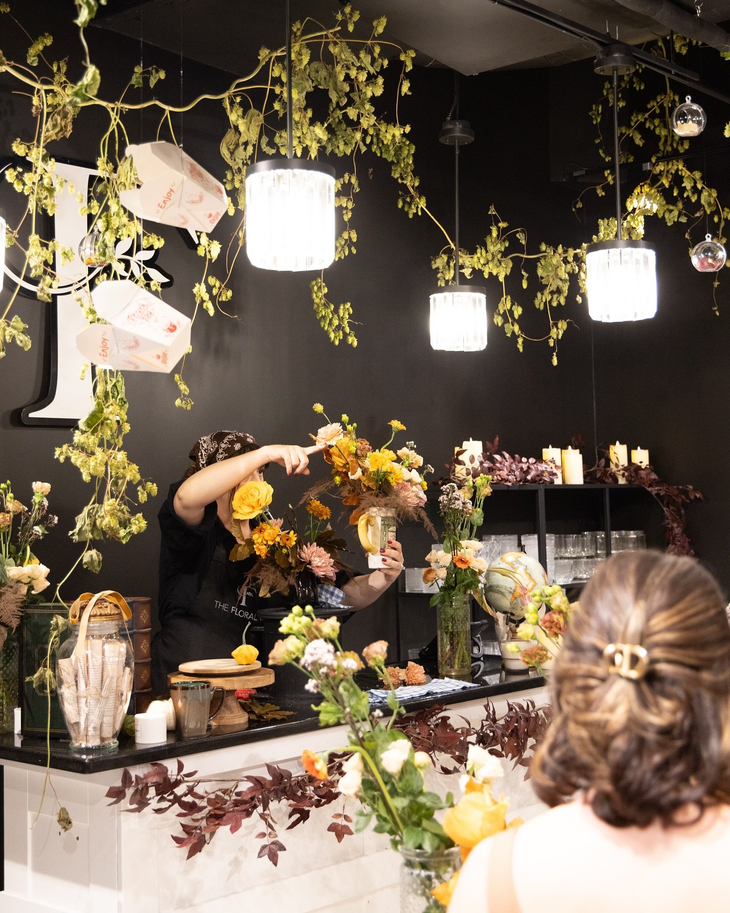 Our Fall Craft Night series is almost over! 🍂 Our sold-out WICKED night is next week, and then we&rsquo;ll wrap up with our Thanksgiving Centerpiece finale 🦃
Stay tuned&hellip; Christmas at The Floral Bar is coming soon👀

We are sad to see The Aca