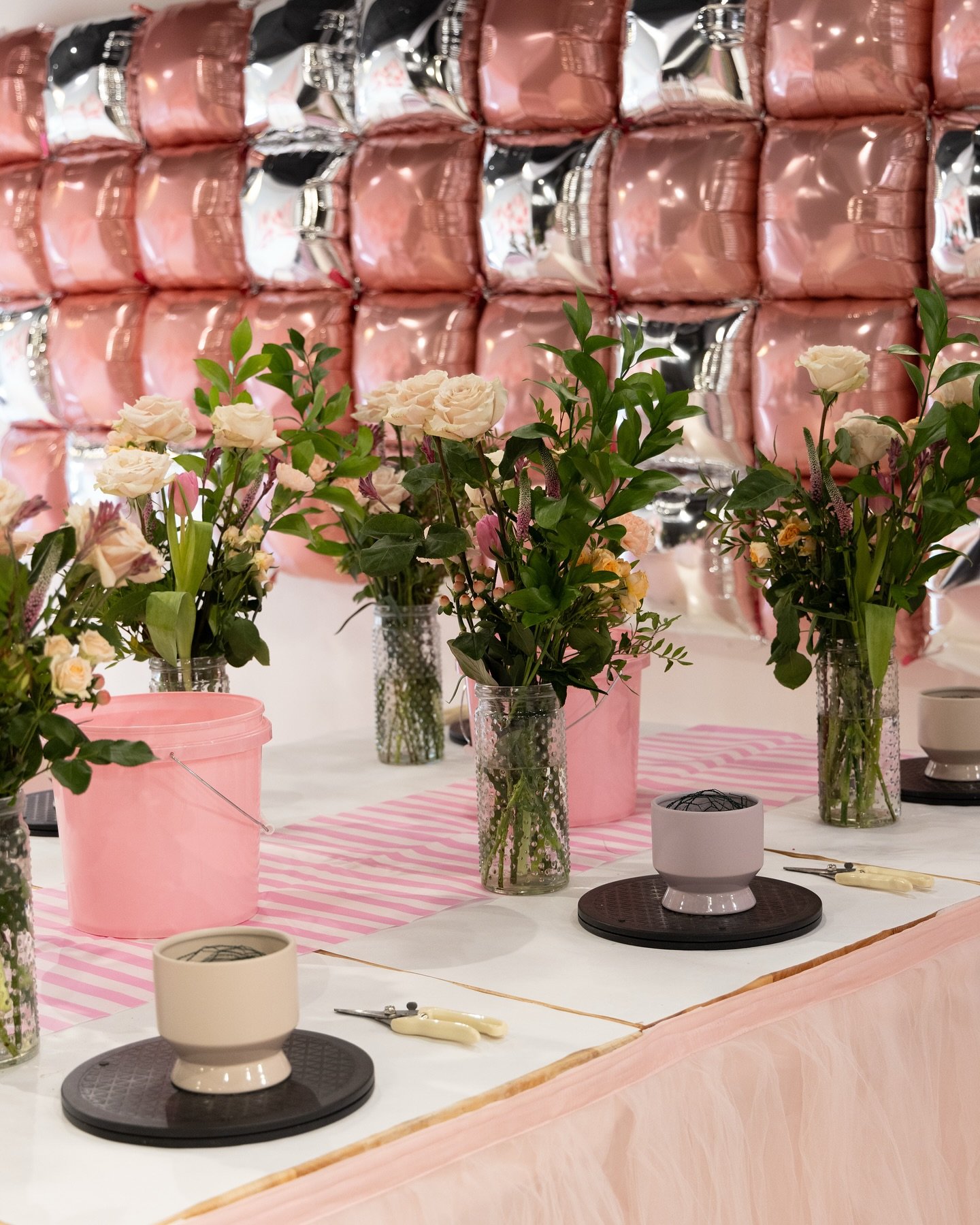 Last night we kicked off our SOLD OUT January Craft Nights: The Pink Edit🩷
Last night: PJ&rsquo;s &amp; Petals
Next up&hellip; Keeping Up With The Floral Bar 🌸
See you next week 💅