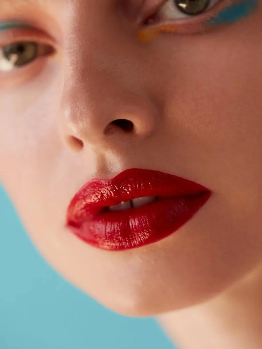 Precision and pigment. 

There is nothing like a classic red like my @themobbeauty M136 💄 collab + beautiful skin to set the tone for a look. 

Now accepting appointments for event makeups, bridal bookings &amp; shoots in the Treasure Valley.

Link 