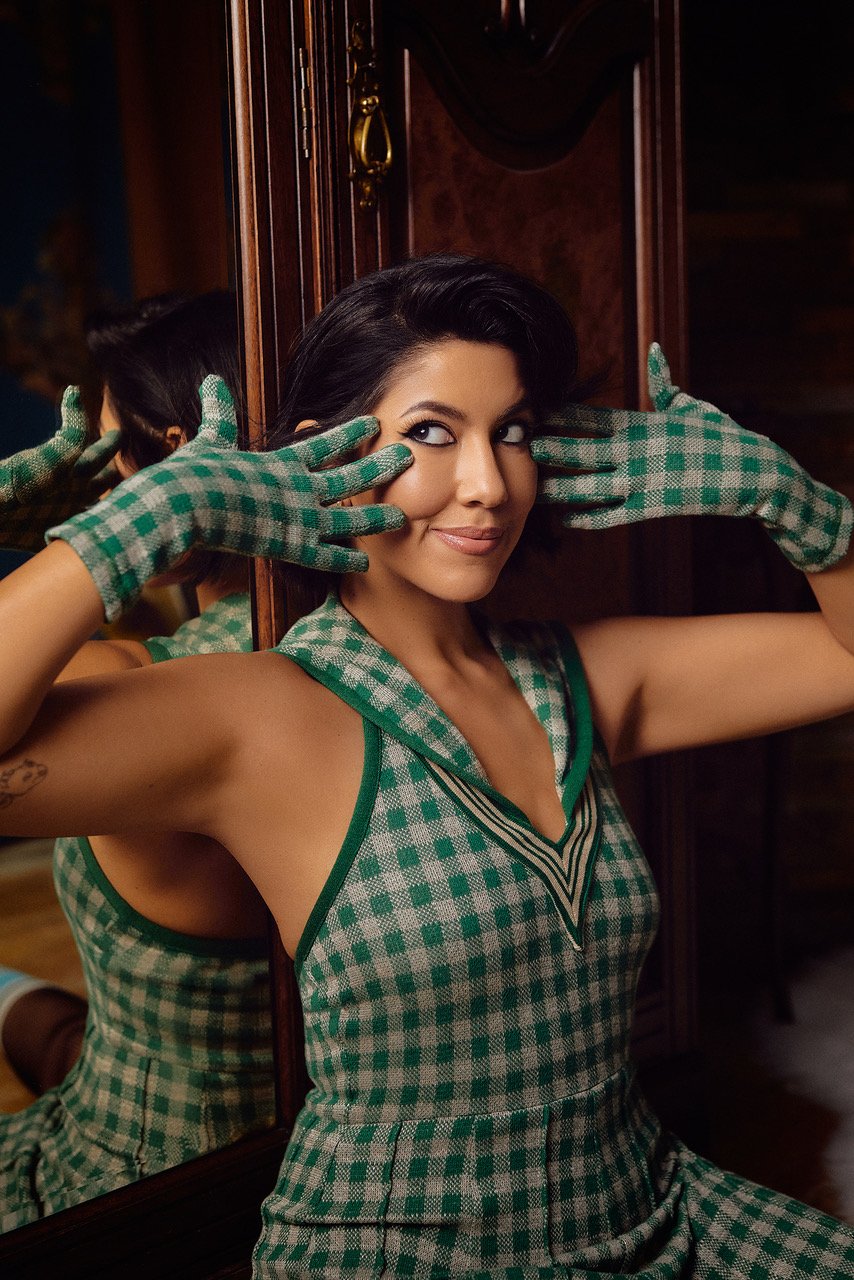 2023-8_AT_VeraMagazine_StephanieBeatriz_2.jpeg