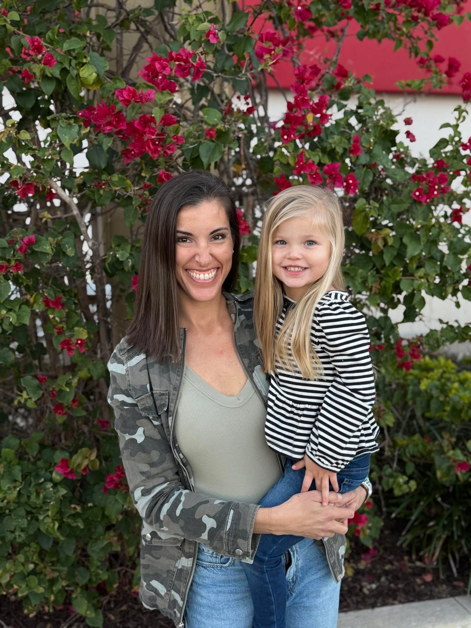 Mommy/ Daughter haircuts!

Ari had her first trim 😍