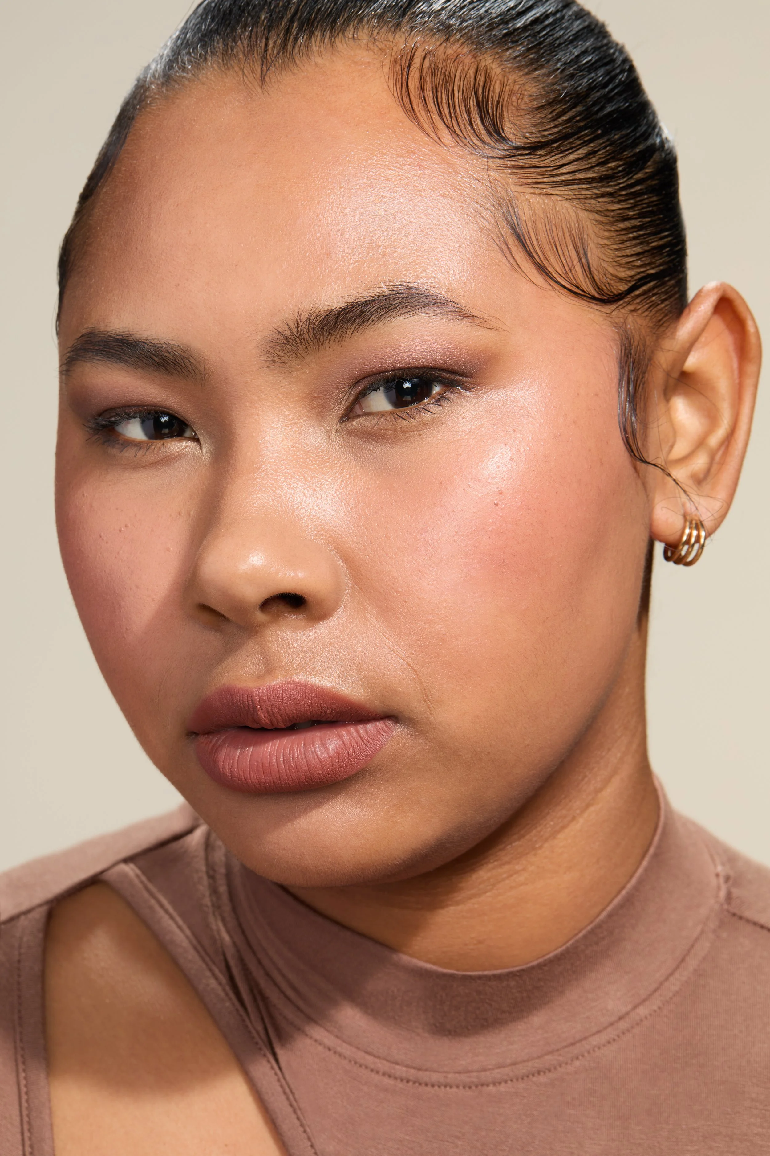 kya-medium-skin-tone-sample-lipsense-cream.jpg
