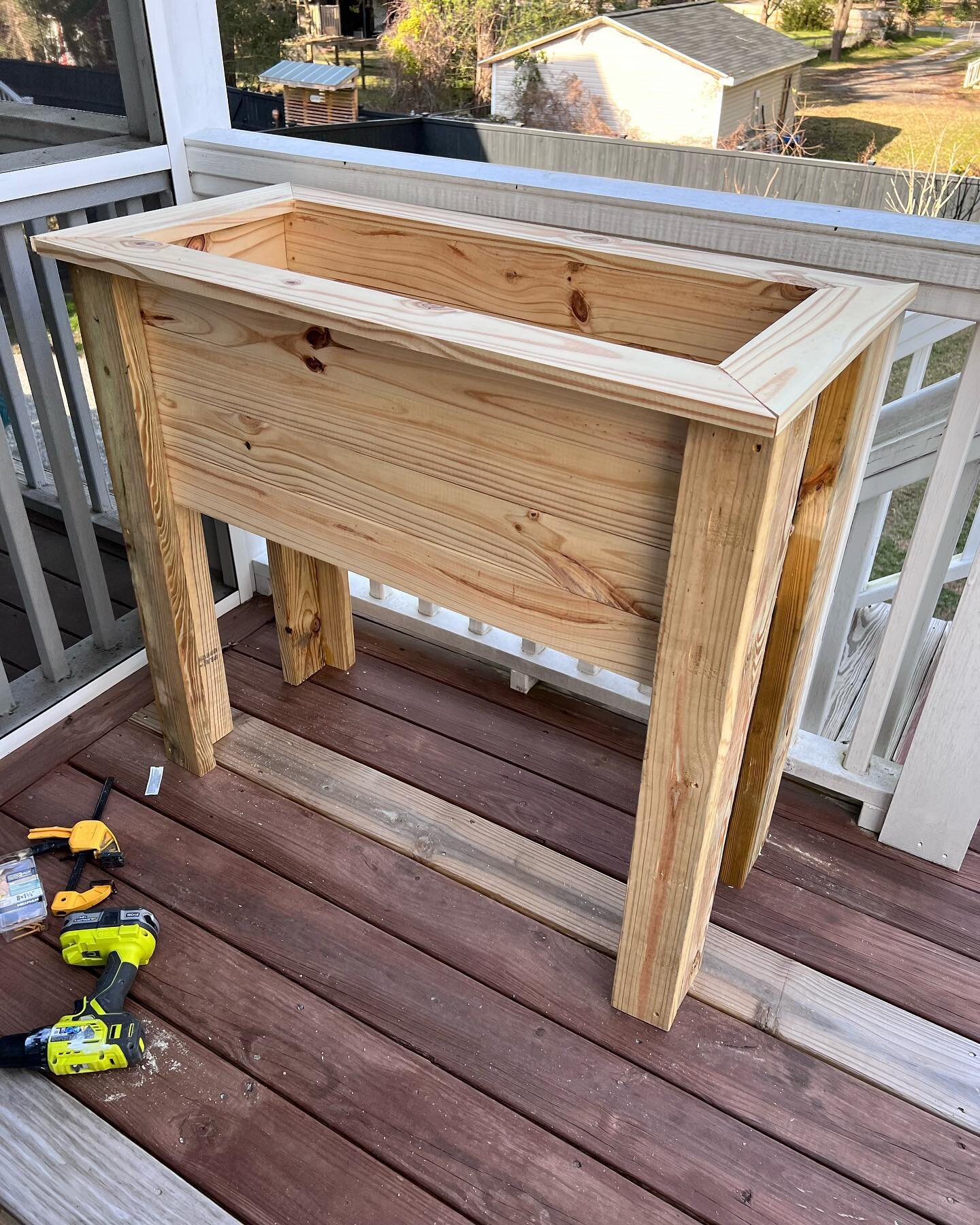 NEW BUILD ALERT &hellip; raised planter for deck. 
.
Did anyone catch my stories yesterday? I have this vision of being a master planter with a large crop of fresh strawberries, mint, and basil &hellip; and it all starts with this planter. 
.
But ser