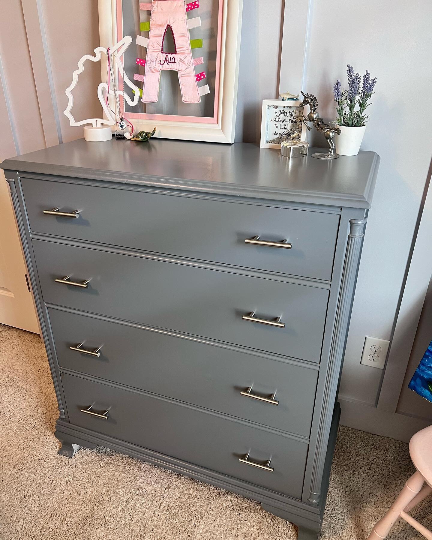 So I just realized I posted several stories last week on updating my daughter&rsquo;s bedroom and refreshing her dresser&hellip; Which have all since expired. 🤷&zwj;♀️
.
But &hellip;. I never showed the finished room or updated dresser. Here&rsquo;s