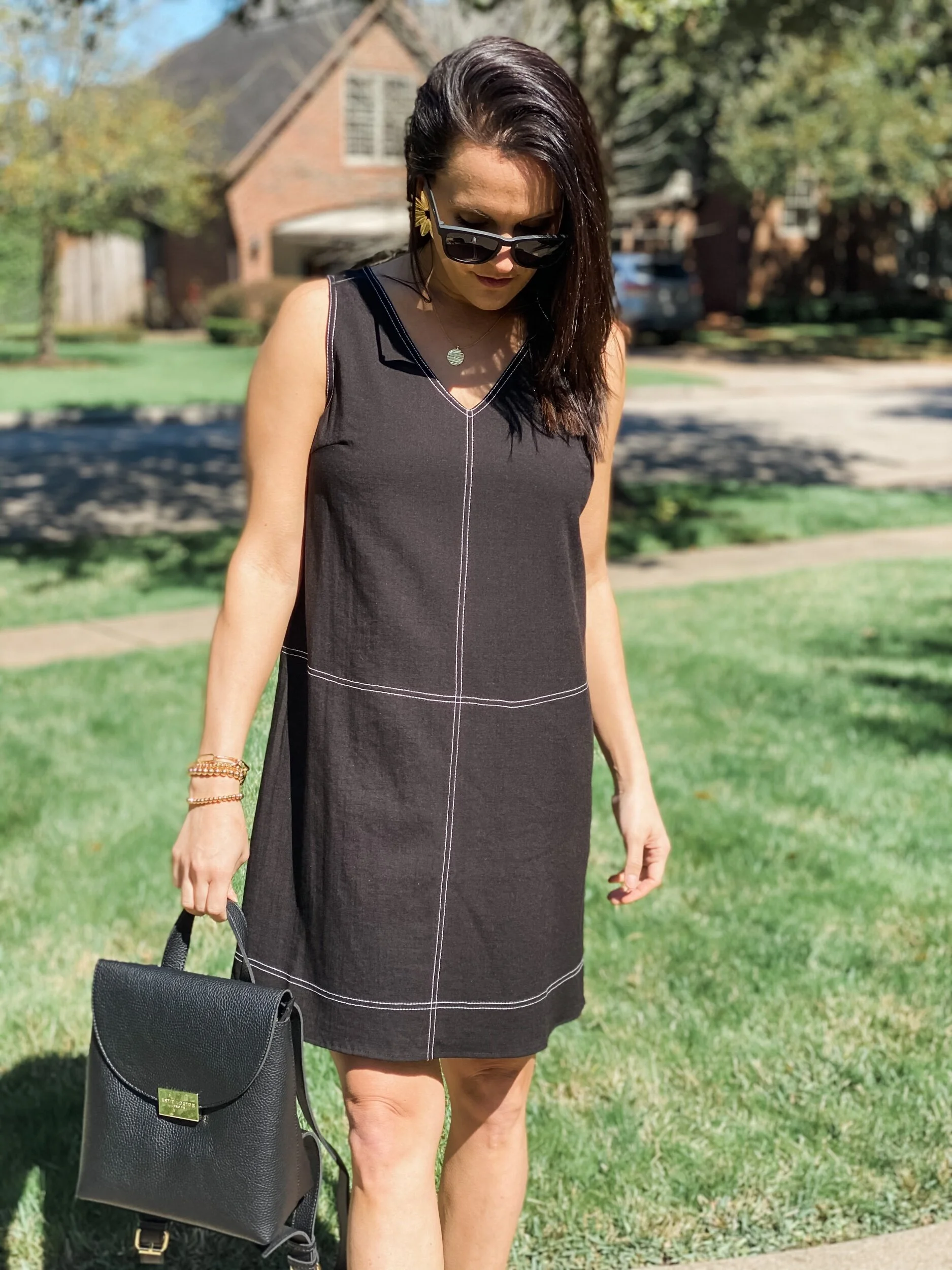 BLACK SLEEVELESS DRESS 
