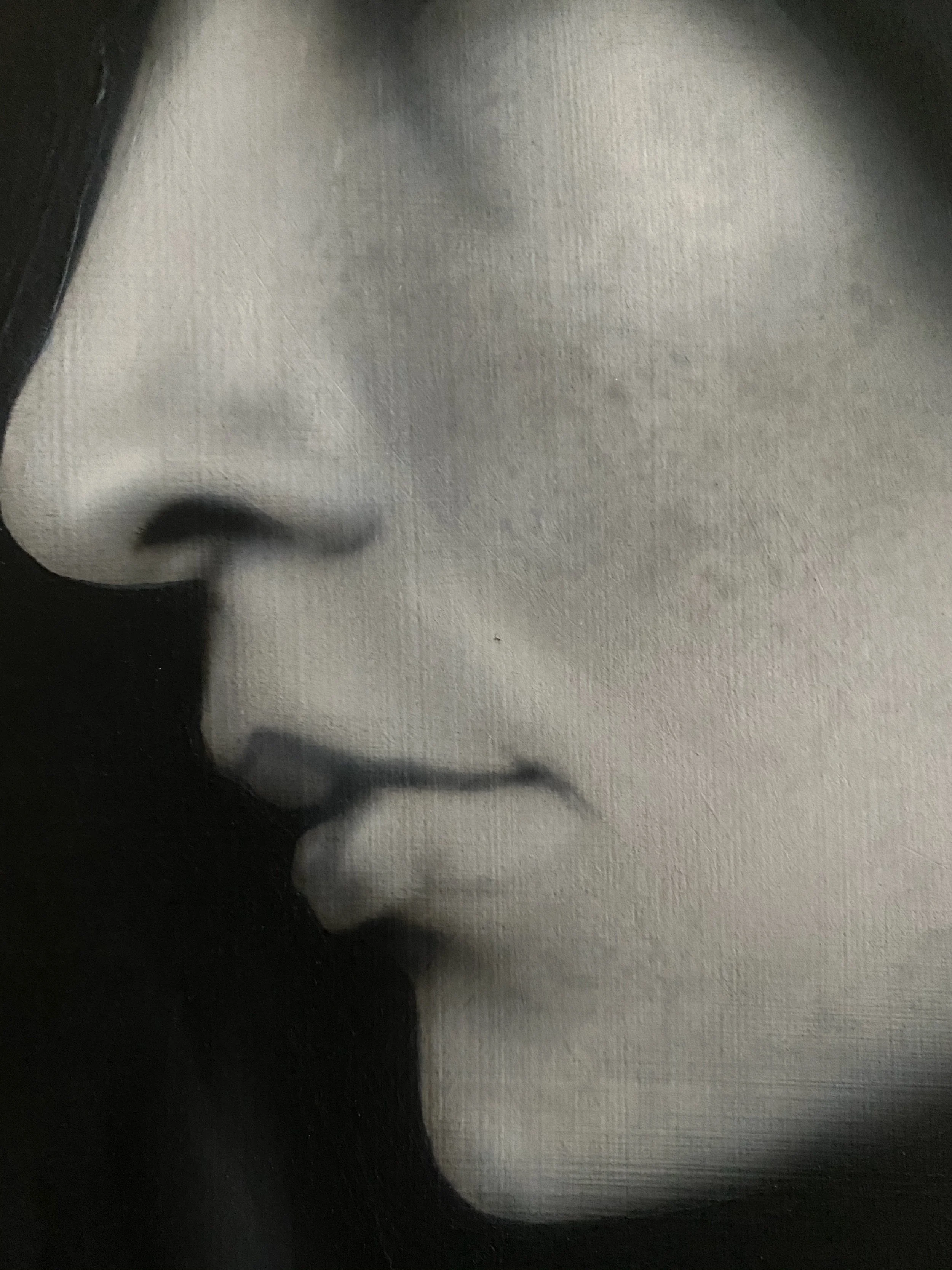  With an airbrush I can get very subtle details such as her freckles. 