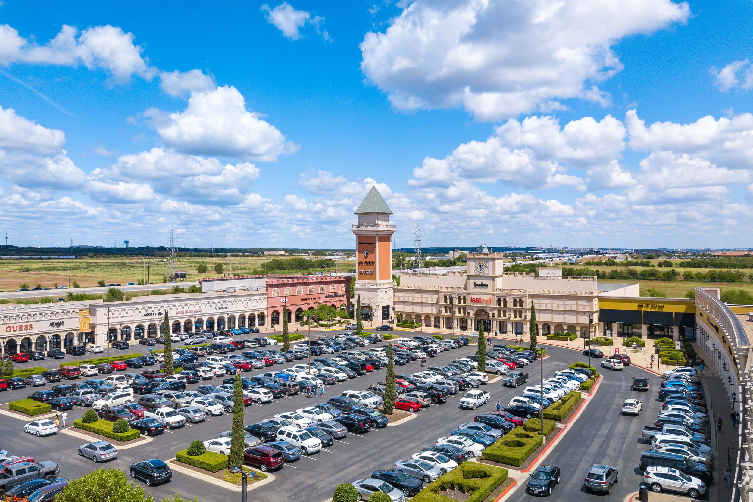 San-Marcos-Premium-Outlet-3.jpg