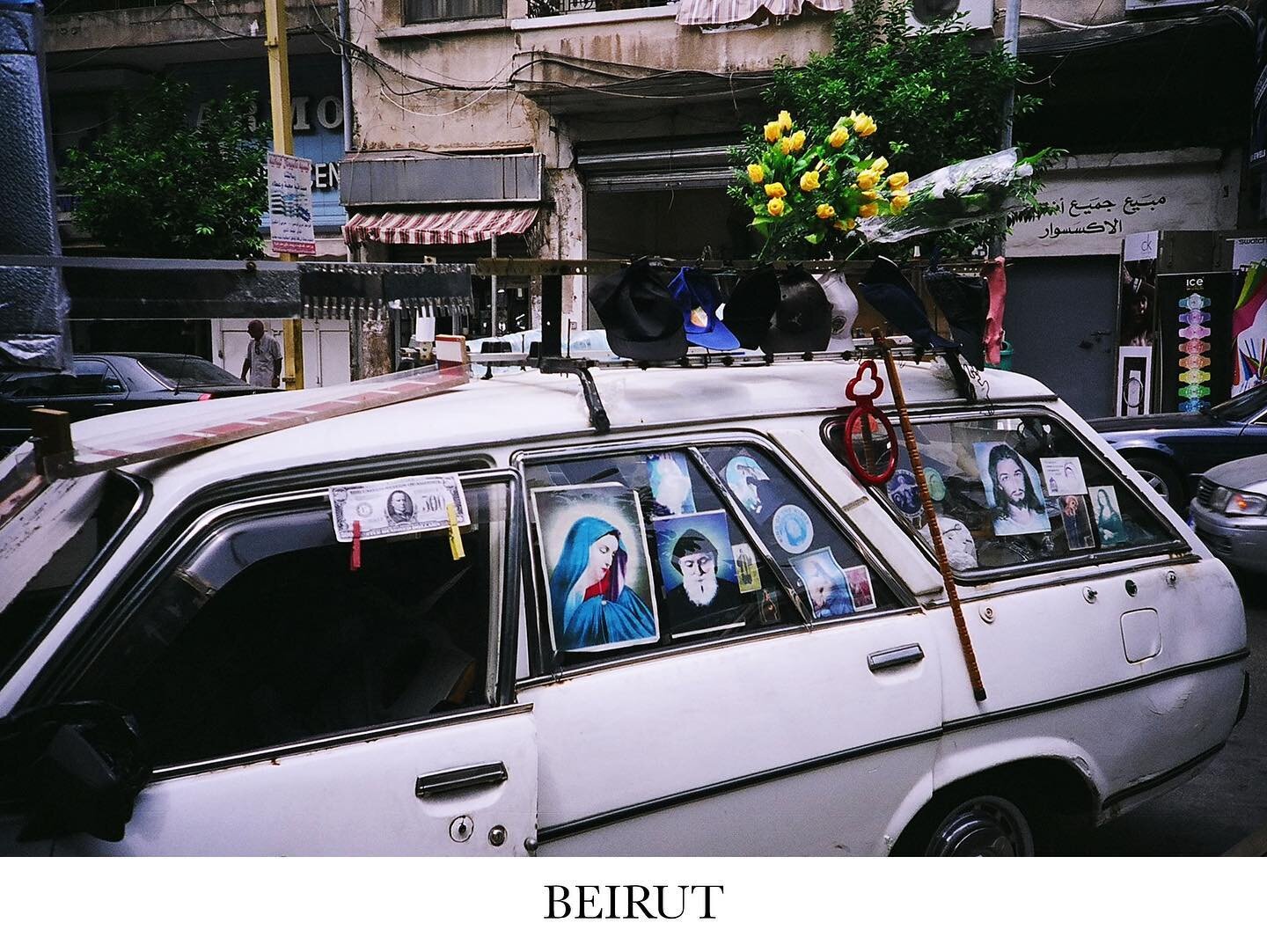 A mysterious car in Beirut.

#Beirut #lebanon🇱🇧 #lebanontraveler