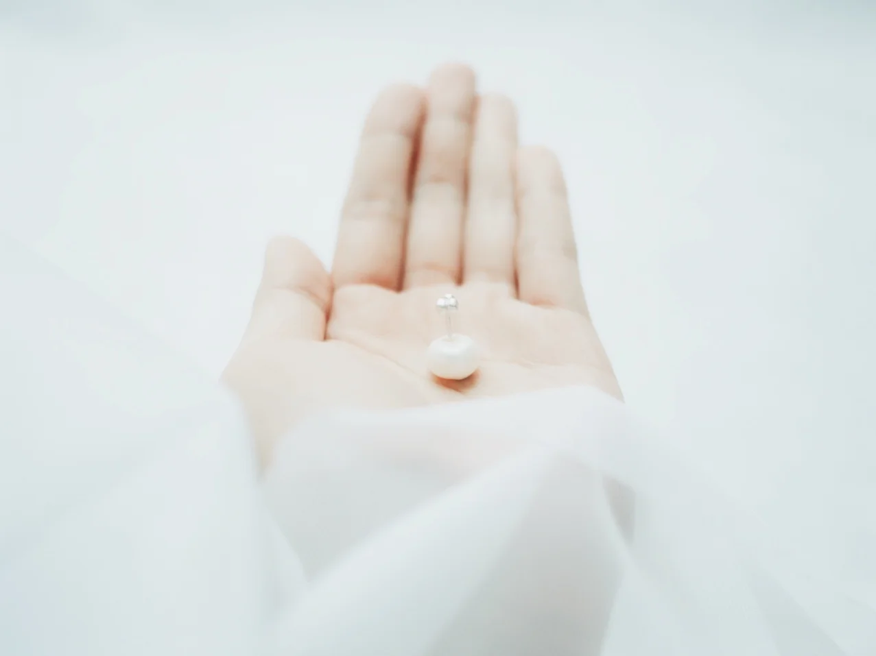 Seedling on Pearl Earrings パールの芽