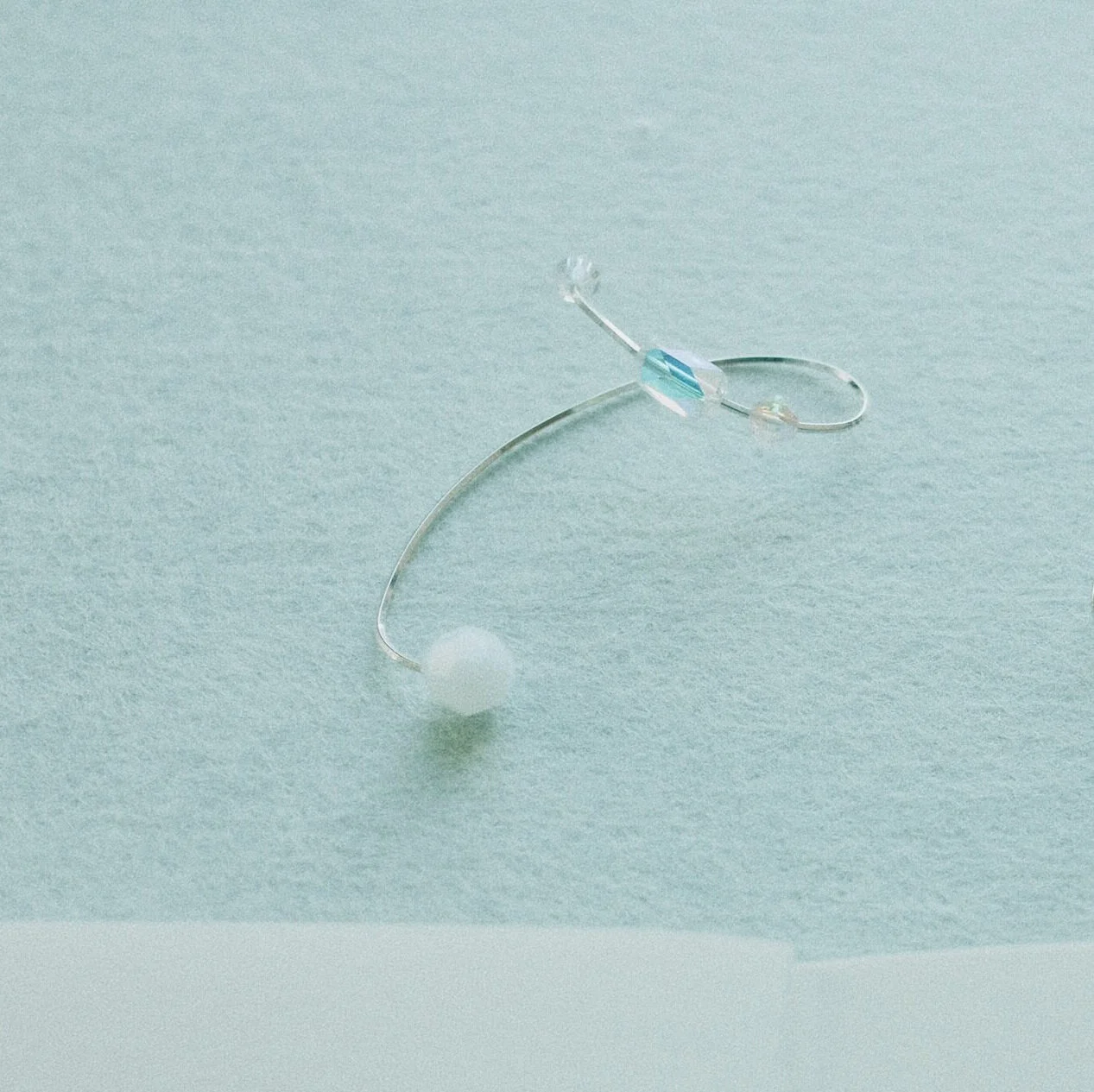 3 dimensional pierce-free Earpiece