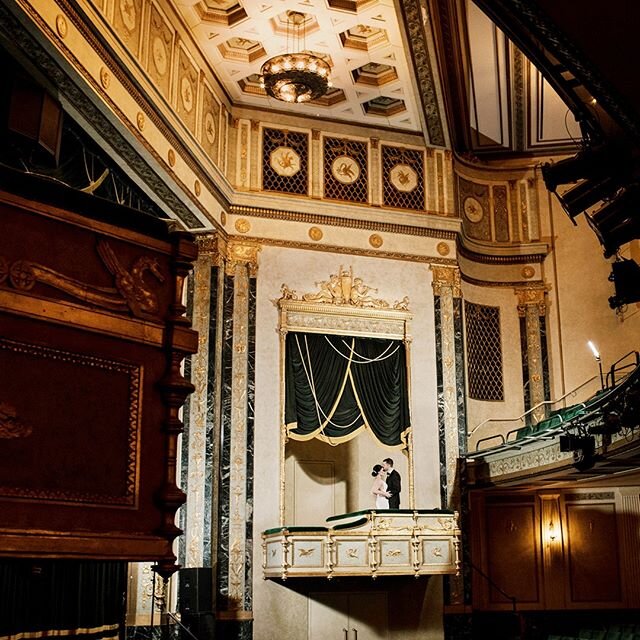 The Victoria Theatre is truly one of Dayton's hidden gems when it comes to wedding and event venues.⁠
⁠
You can easily get married on stage and walk up the long beautiful aisles to enjoy cocktail hour in the lobby, while Elite Catering transforms the