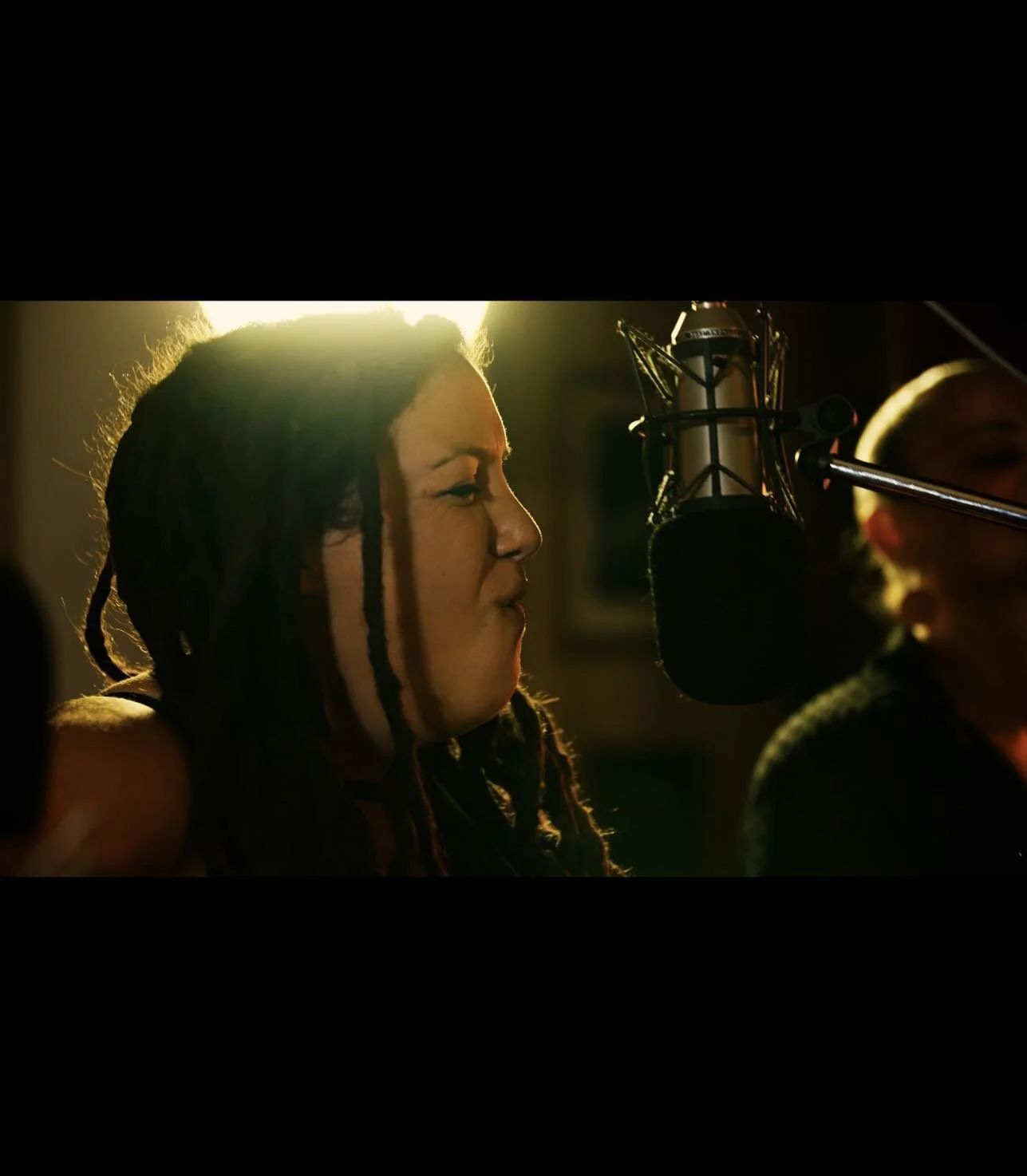 Spent some time at @wundenbergs last night working up something special :) with @jlmstudios @tania_thevoiceenthusiast & @mels_083 #newmusic