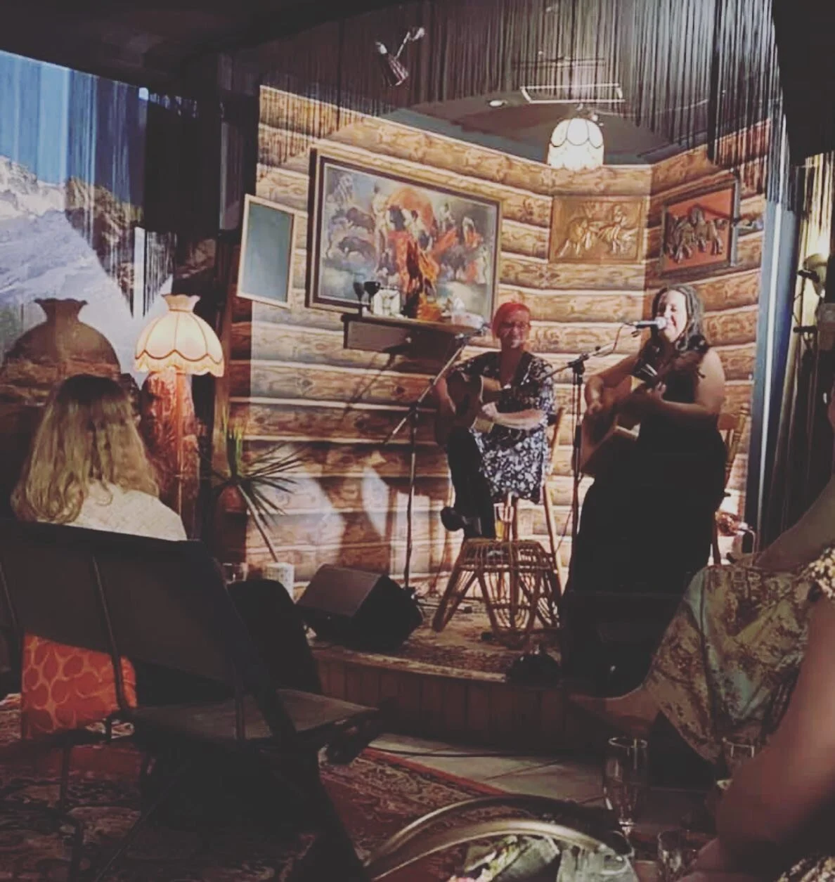 That was fun last night wasn’t it @allisonforbes 💕covid safe and cosy :) thanks for coming out Brisbane ! See you again May 22 with @sammaddisonmusic #livemusic