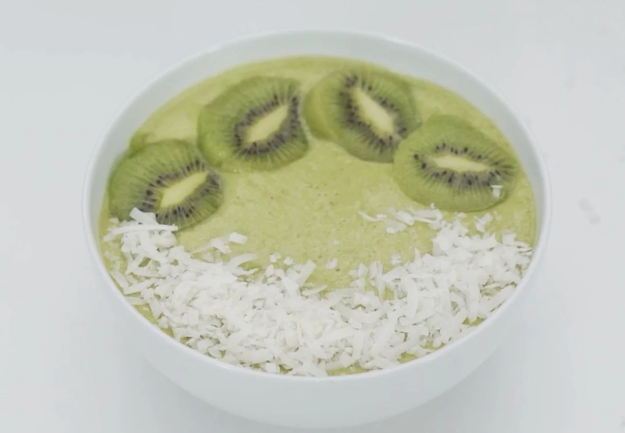 Pineapple Kale Smoothie Bowl