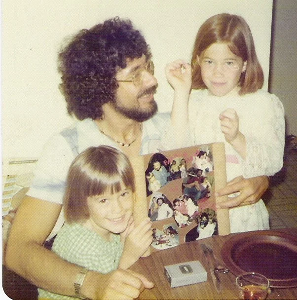 Dad_with_daughters.jpg