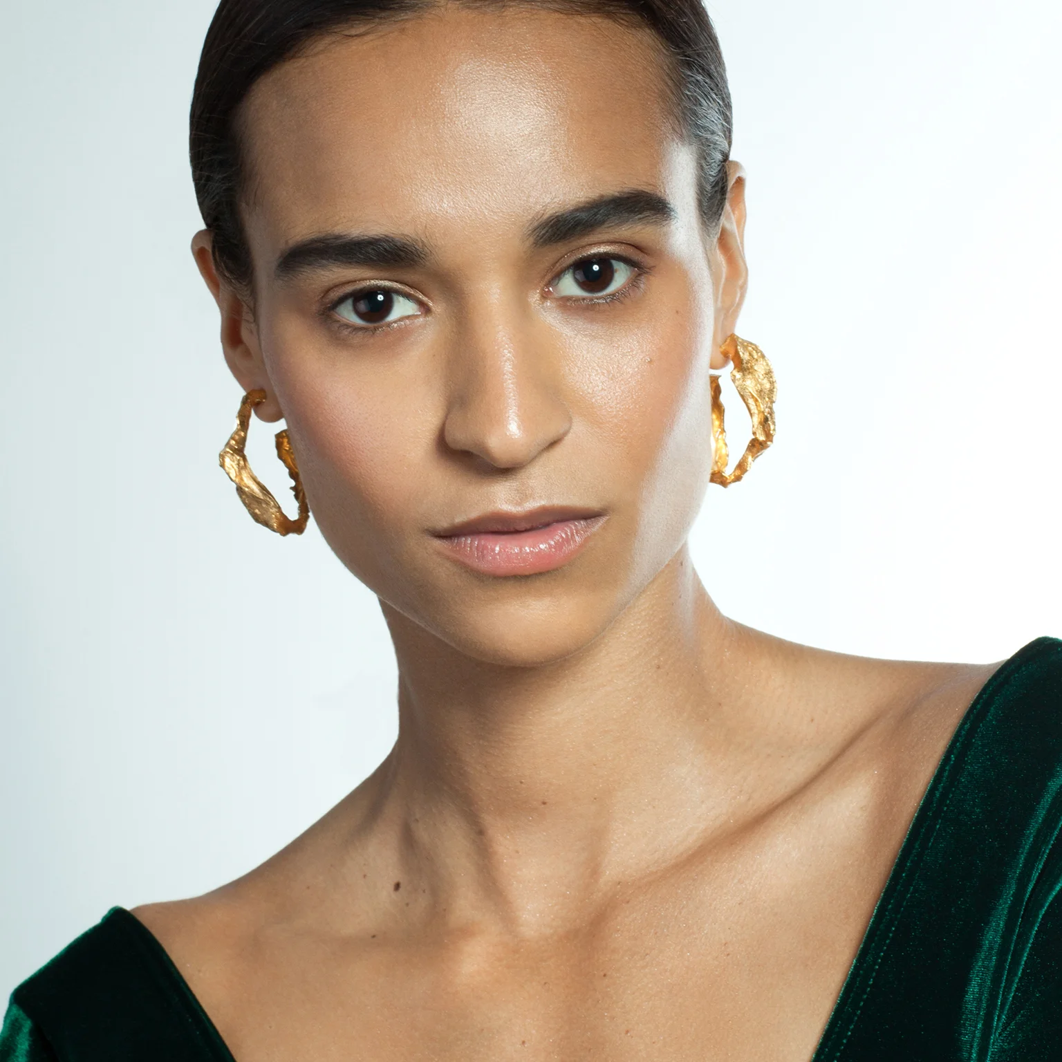 Loveness Lee Liberté Earrings PRÉMICE Collection model