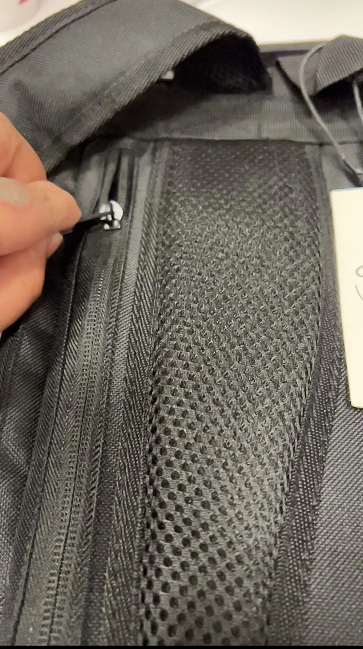 5B1E48ED-F164-4E3E-9C51-823041952B70