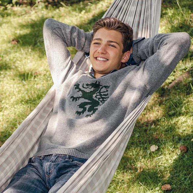 HAPPY WEEKEND!☀️🌈
@arzbergerspantherstrick #fashionphotography #fashionmodels #like #modelmanagement #gym #beauty #malemodel #modeltest #modelscout #portraits #menswear #fit #menstyle #modelo #love #nyc #fashionblogger #levis #modeling #photoshootin