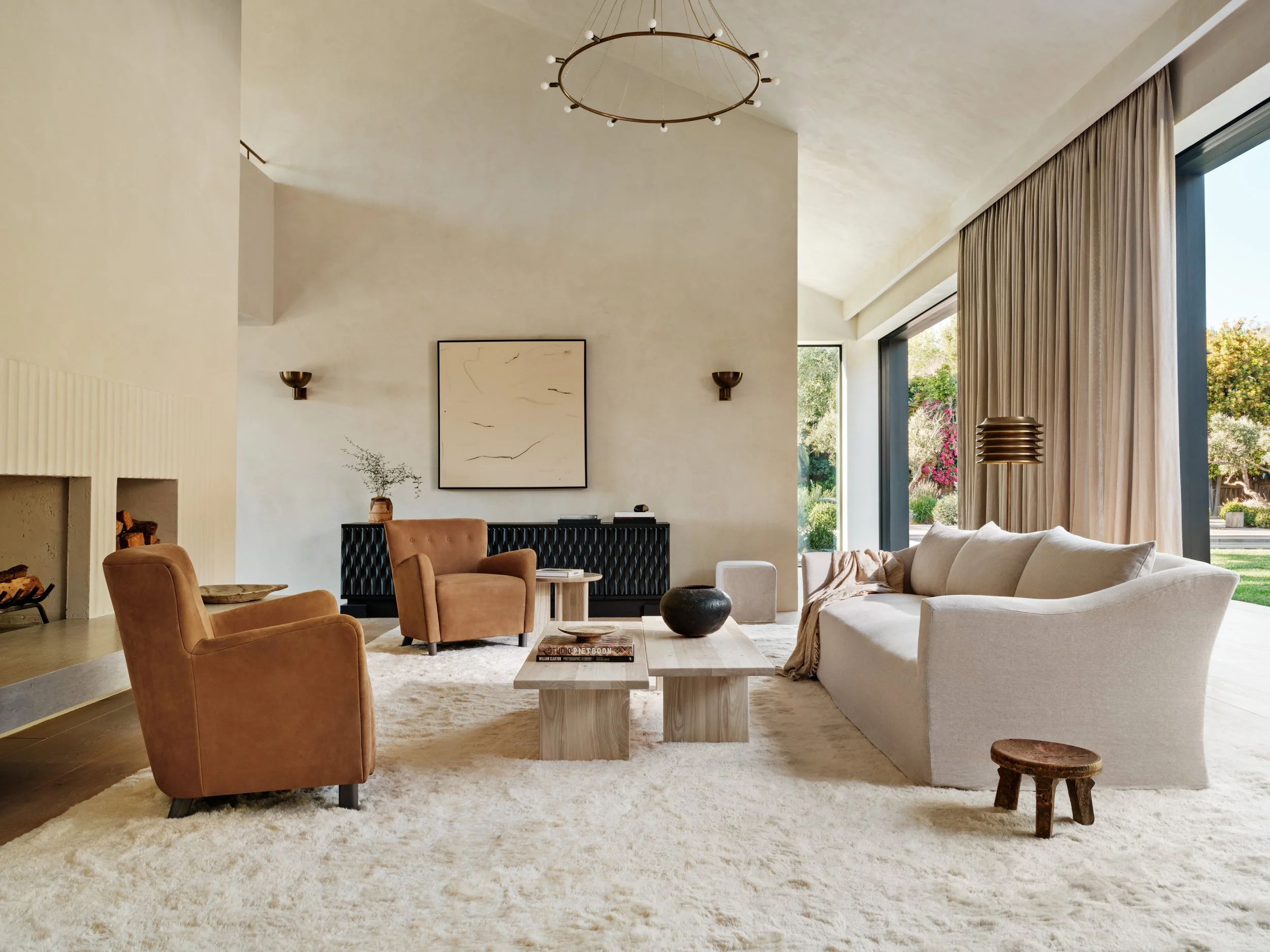 652_01b_Brand_Living_Room_Hero_038.jpg