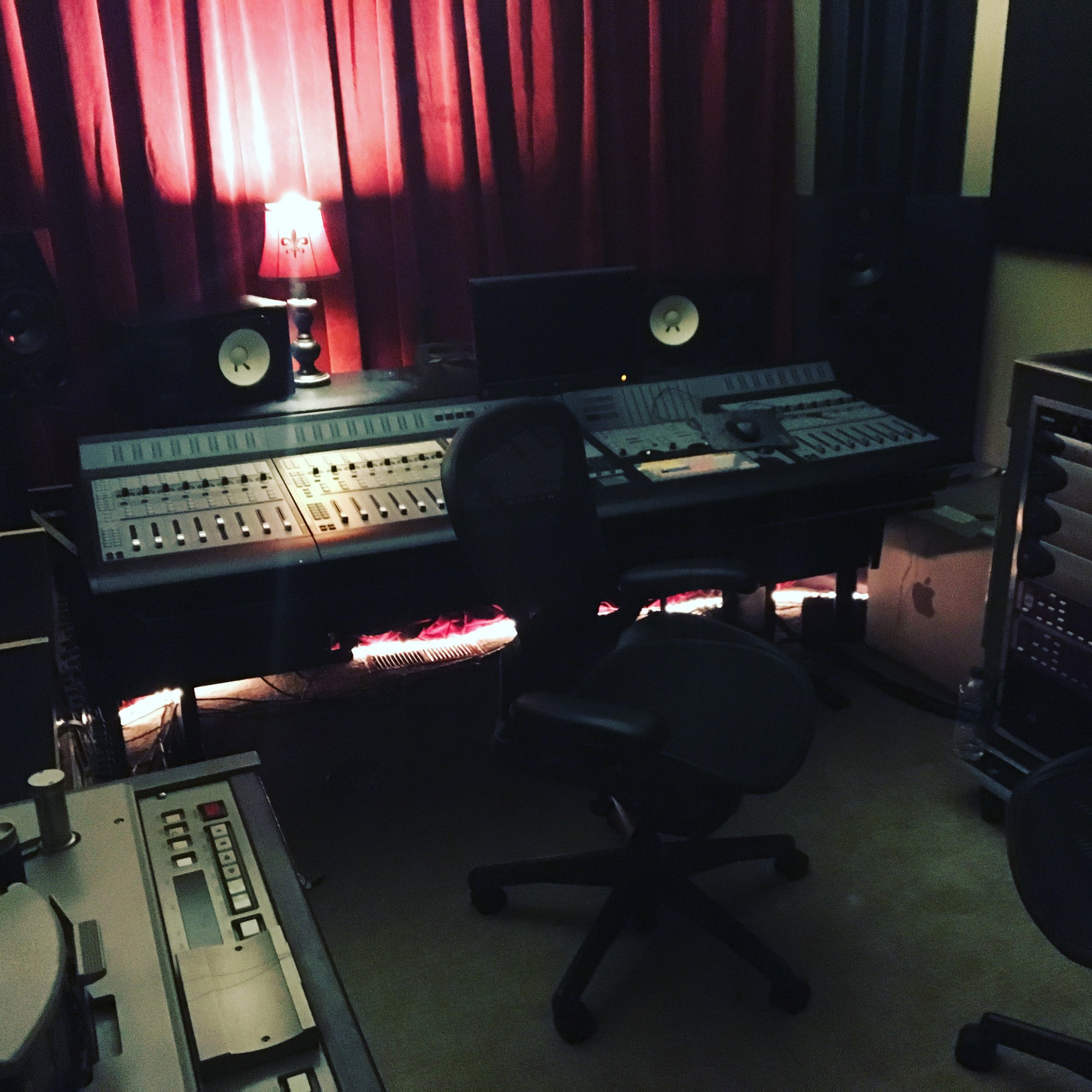 MIX ROOM E