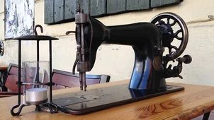 sew machine 2.jpg
