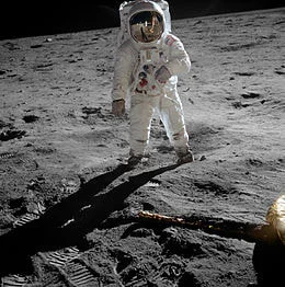 260px-aldrin-apollo-11-original_orig.jpg