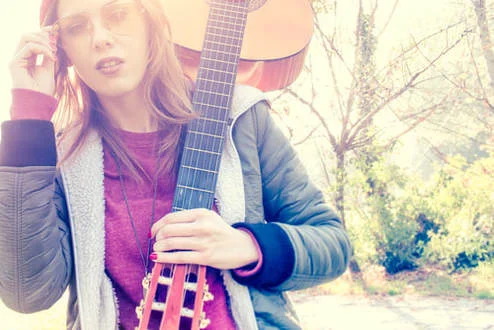 hippie-girl-with-guitar.jpg