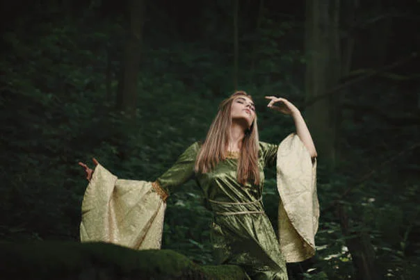 hippie-in-forest-2.jpg