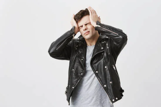 mansion-greaser-boyfriend-bored-2.jpg