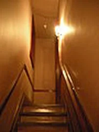 90px-casa-loma-july-2010-19-secret-passageway_1.jpg