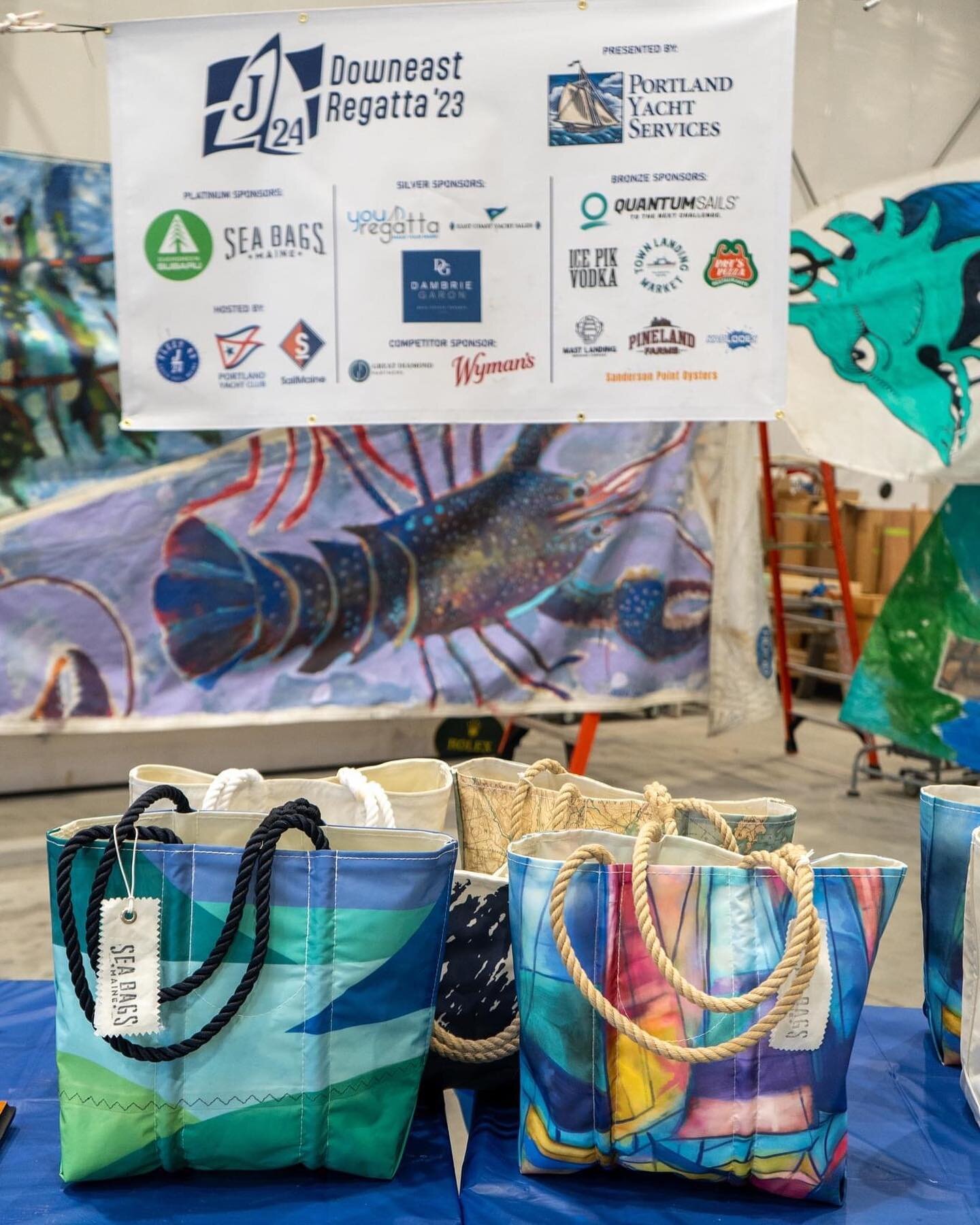 Top three boats at the DOWNEAST REGATTA walked away with these beautiful @seabagsmaine totes! 

The colorful designs were hand-picked to represent sailing in Casco Bay&mdash; THANK YOU SEA BAGS!

#seabags #seabagsmaine #sponsor #downeastregatta #j24r