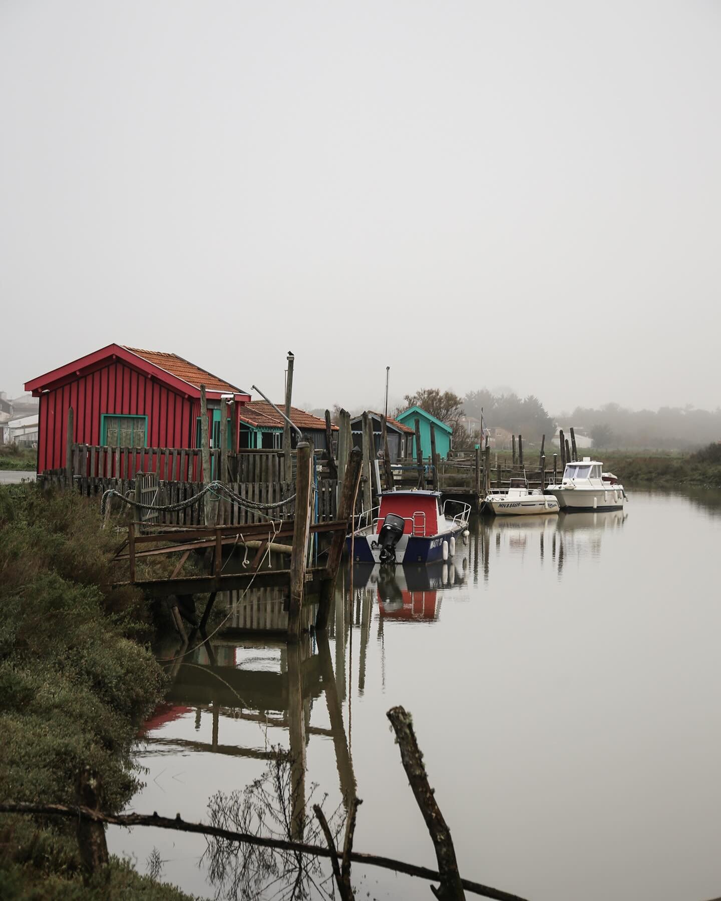 Mornac sur Seudre en hiver 
&Ccedil;a donne un tout autre charme &agrave; ce petit village&hellip; bien que &ccedil;a y est j&rsquo;en ai marre de l&rsquo;hiver je veux passer au Printemps et &agrave; l&rsquo;&eacute;t&eacute; 🙈

Et vous plut&ocirc;