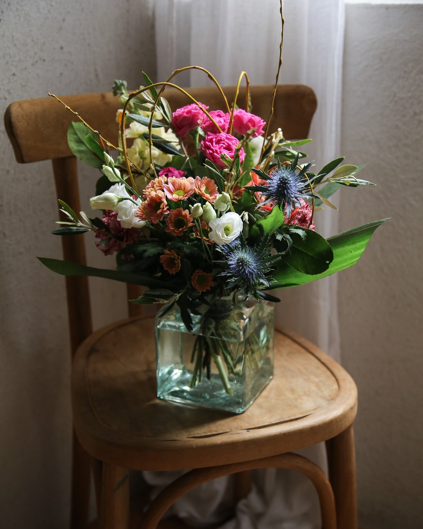 Un joli bouquet de fleurs pour mettre de la couleur &agrave; la maison 🌸🌸
Merci &agrave; mon ch&eacute;ri @mr.sauvage__ pour cette jolie attention.

J&rsquo;esp&egrave;re que tout va bien pour vous, ici c&rsquo;&eacute;tait une belle journ&eacute;e