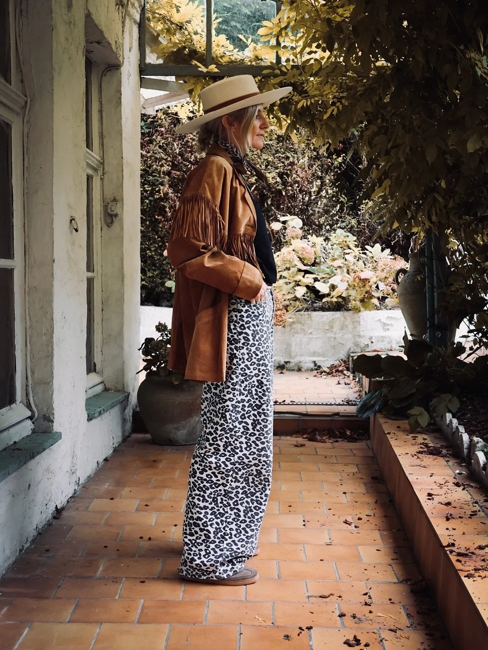 Camera roll du moment 🍂
Les derni&egrave;res photos et vid&eacute;os que j&rsquo;ai fait derni&egrave;rement.

Photo 1 : les franges et le l&eacute;opard, ce que j&rsquo;aime en mode pour cet Automne 🍂

Photo 2 : Ce week-end nous avons re&ccedil;u 