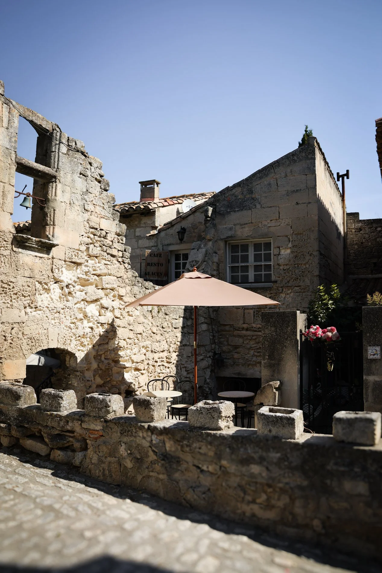 BAUX DE PROVENCE  - carnet sauvage-21.jpg
