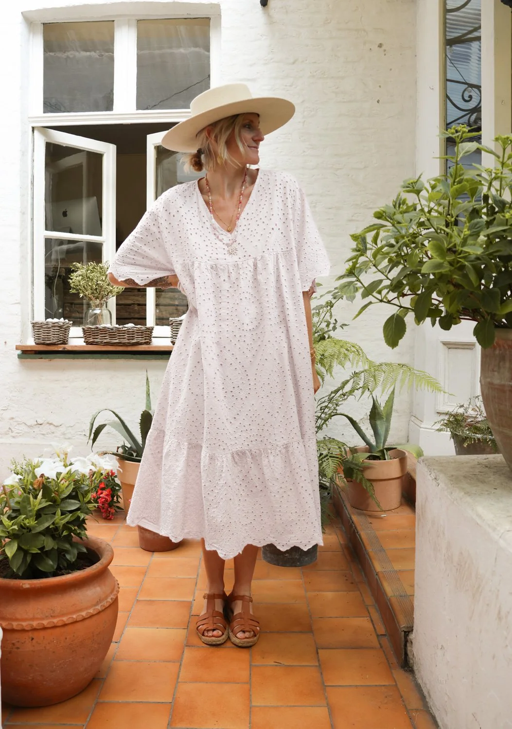 robe brodée blanche  carnet sauvage-3.jpg