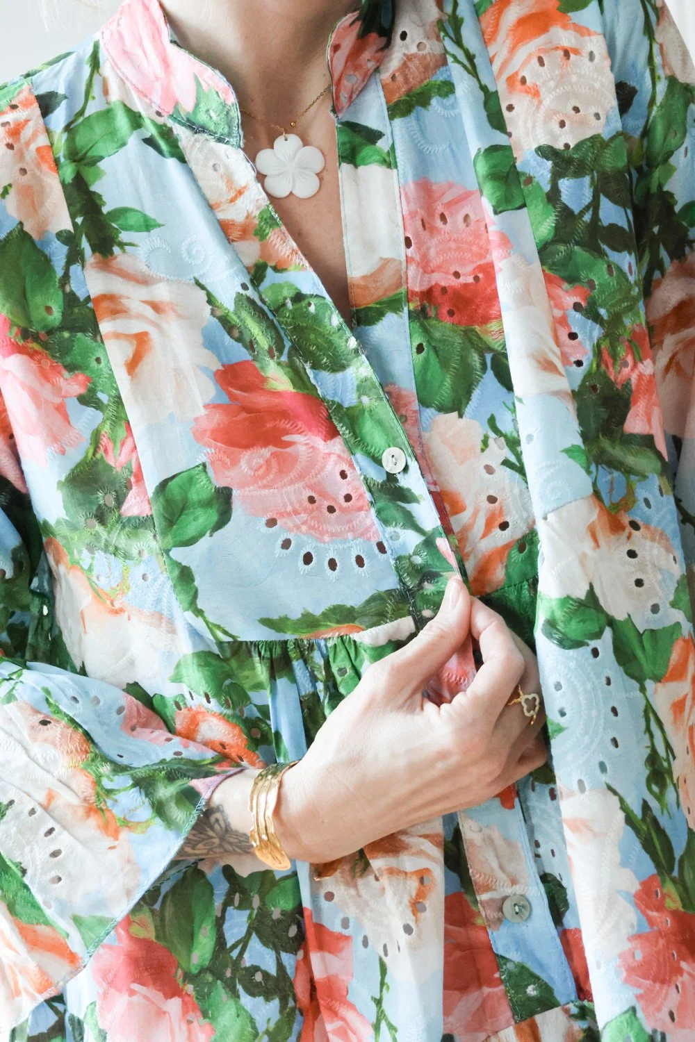 Robe broderie anglaise bleu ciel - canret sauvage.jpg