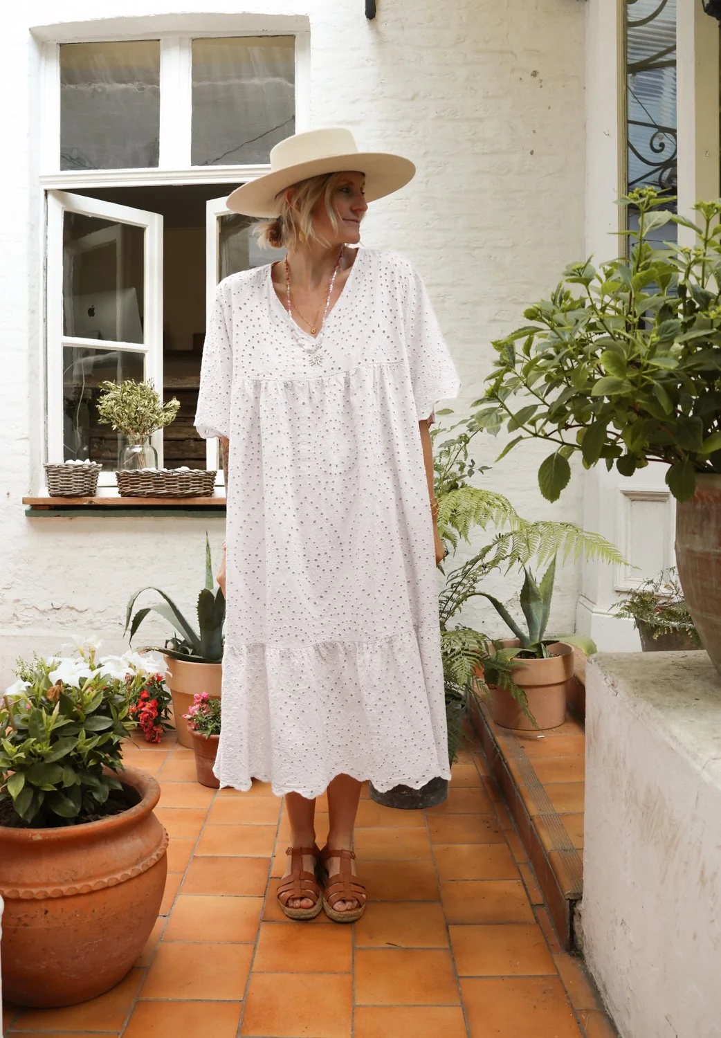 robe brodée blanche  carnet sauvage-4.jpg