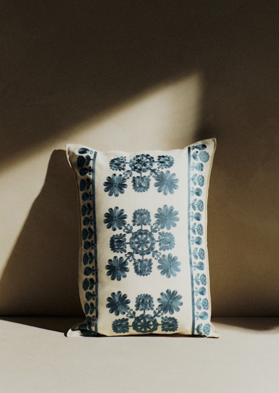 Coussin Brodé - Grand modèle