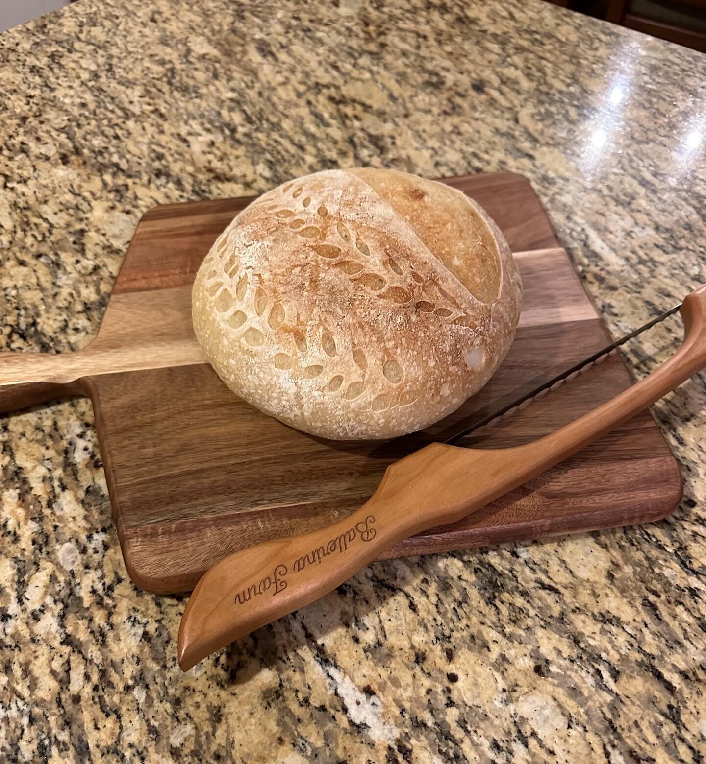 TRANSFORMATION!

One of my dearest friends and mentors has an autoimmune disease and has been gluten free for years and years to manage her health holistically. 

When she started learning about the benefits of sourdough, she started to think this mi