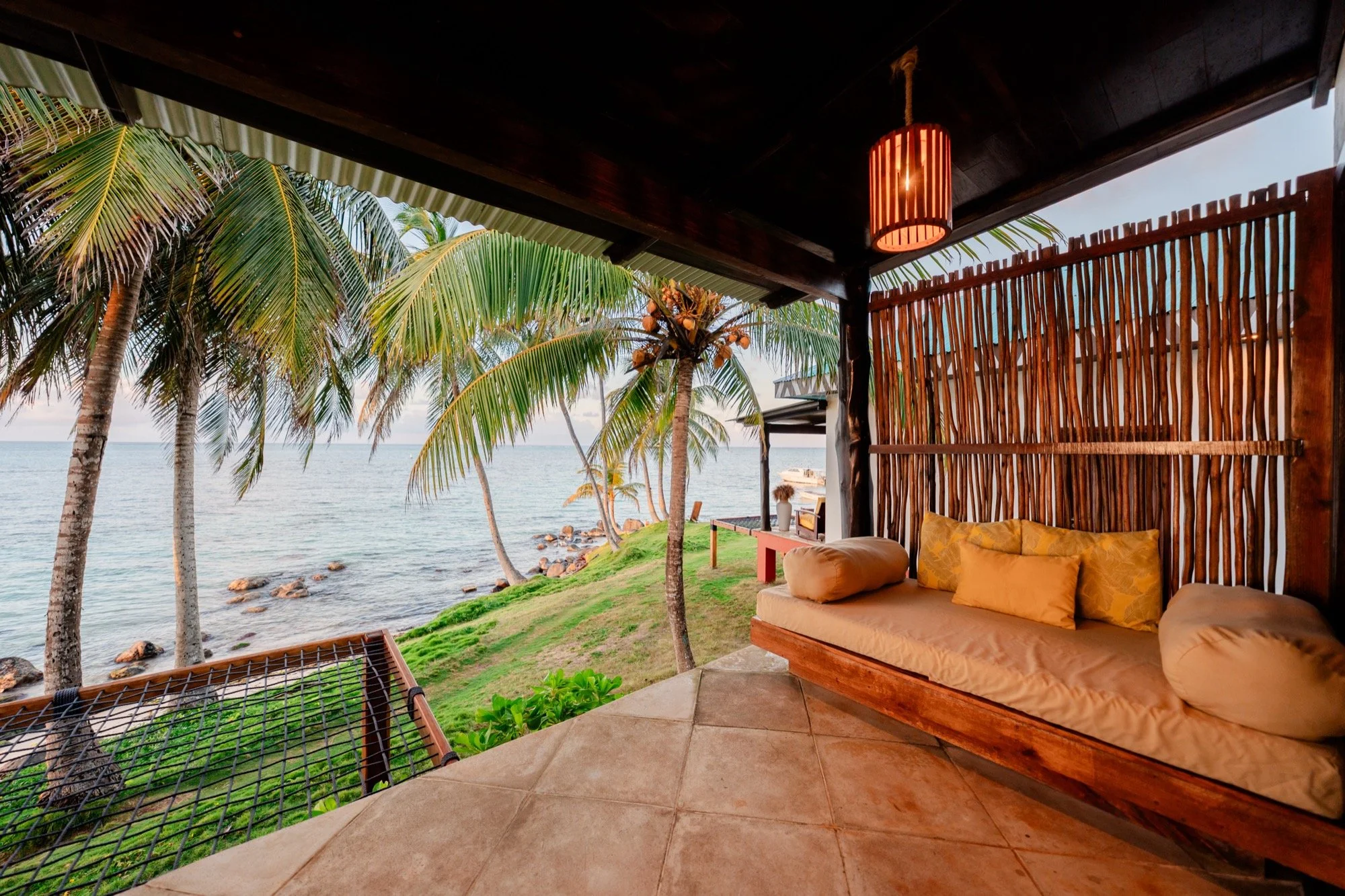 Luxury-Beach-Front-Room-6.jpg