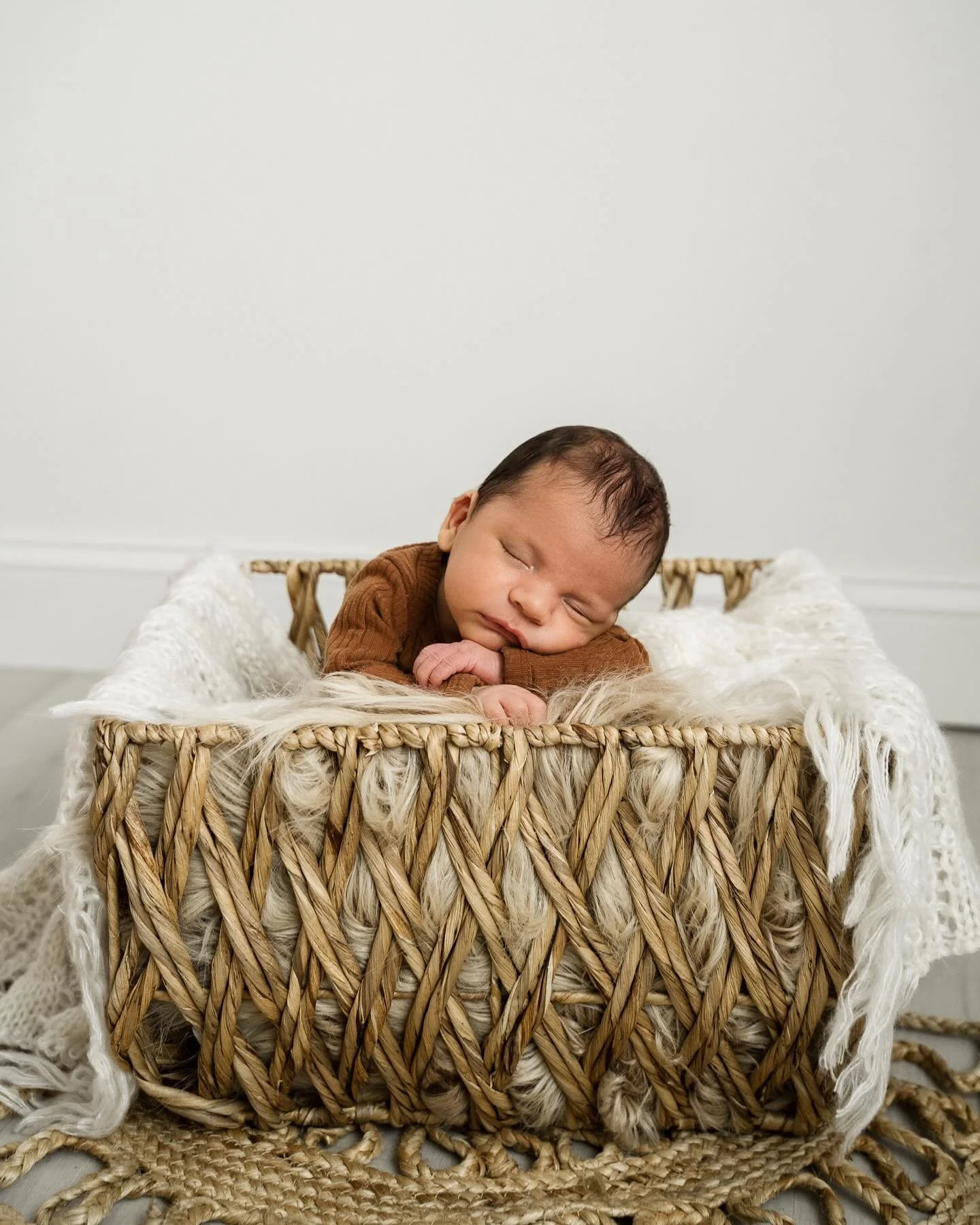 The Mercado&rsquo;s little king has arrived! 🦁 Welcome to the world Atticus. 
.
.
.
.
#cagphotography
#cagportraits
#paphotographer 
#philadelphiaphotographer
#buckscountyphotographer
#berkscountyphotographer
#montgomerycountyphotographer 
#montcoph