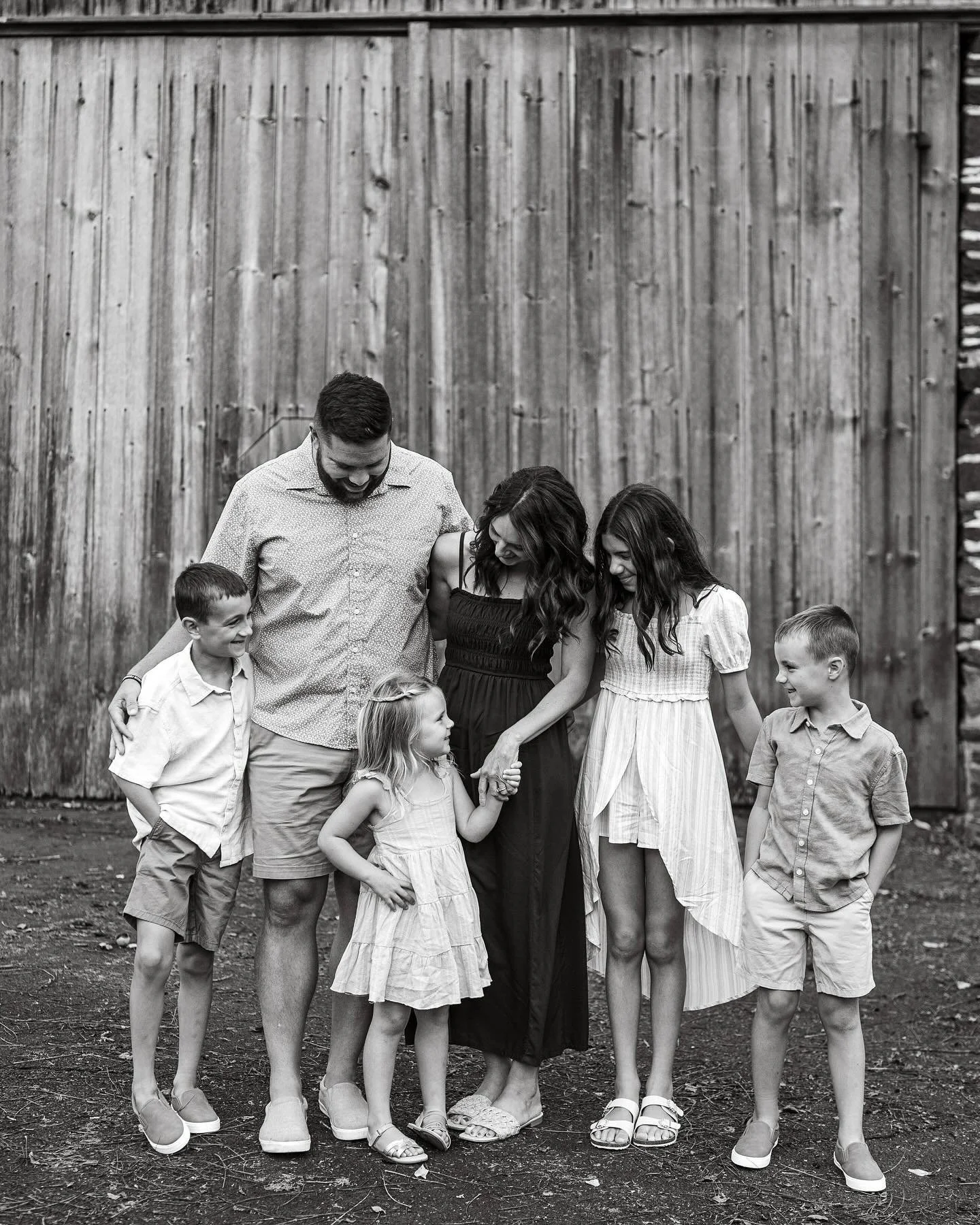 Nothing better than capturing all the love + chaos of a beautiful family. So much fun meeting the McLaughlins! 🤍
.
.
.
.
#cagphotography
#cagportraits
#paphotographer 
#philadelphiaphotographer
#buckscountyphotographer
#berkscountyphotographer
#mont