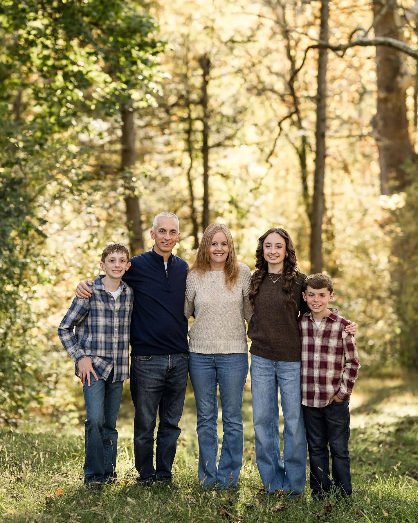 The Antonacci family traveled from Lancaster for their fall mini session with me! Loved meeting you all and updating your family pictures for you. 🧡
.
.
.
.
#cagphotography
#cagportraits
#paphotographer 
#philadelphiaphotographer
#buckscountyphotogr