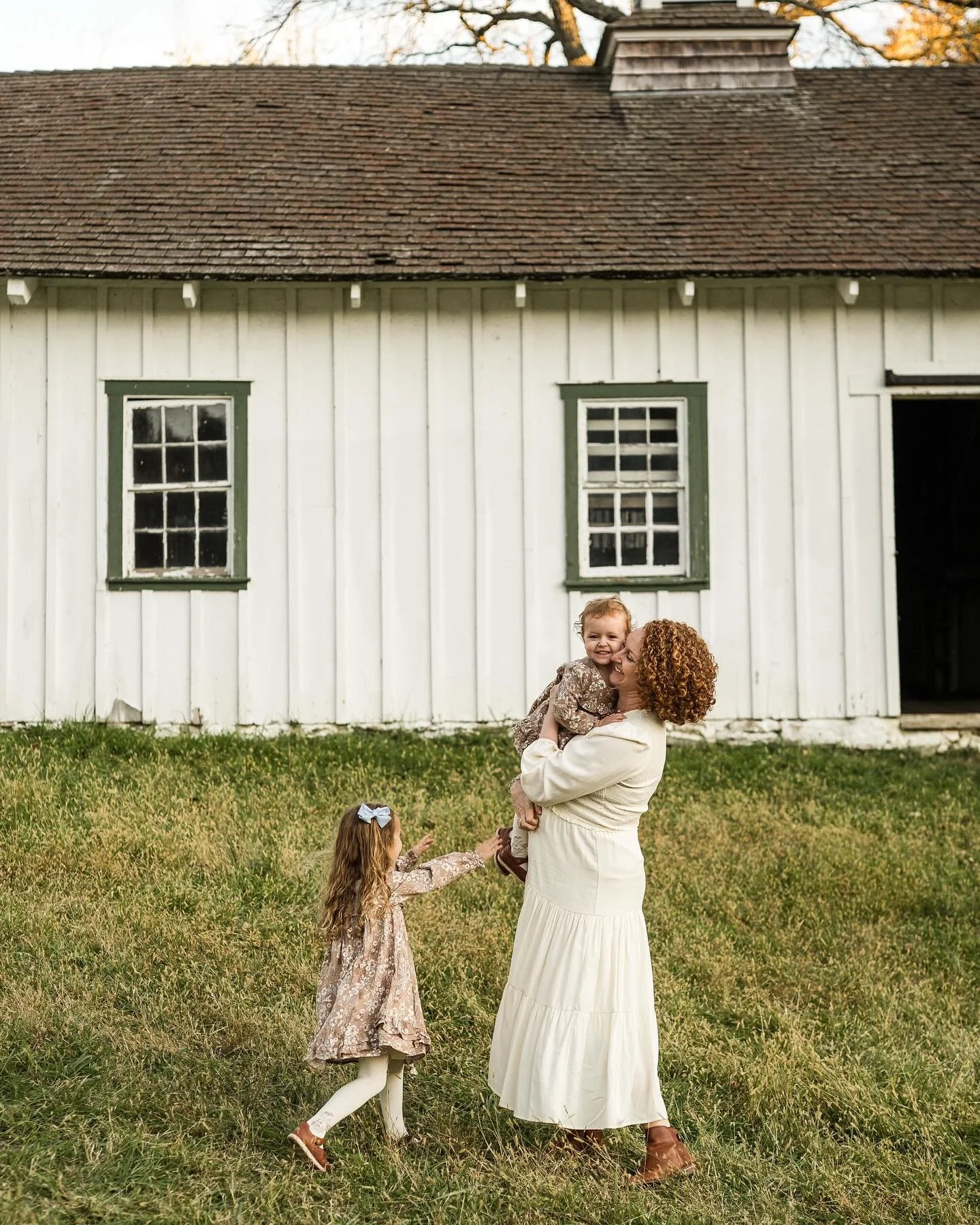 Golden hour glow and growing hearts! 🧡 
.
.
.
.
#cagphotography
#cagportraits
#paphotographer 
#philadelphiaphotographer
#buckscountyphotographer
#berkscountyphotographer
#montgomerycountyphotographer 
#montcophotographer
#lehighvalleyphotographer 
