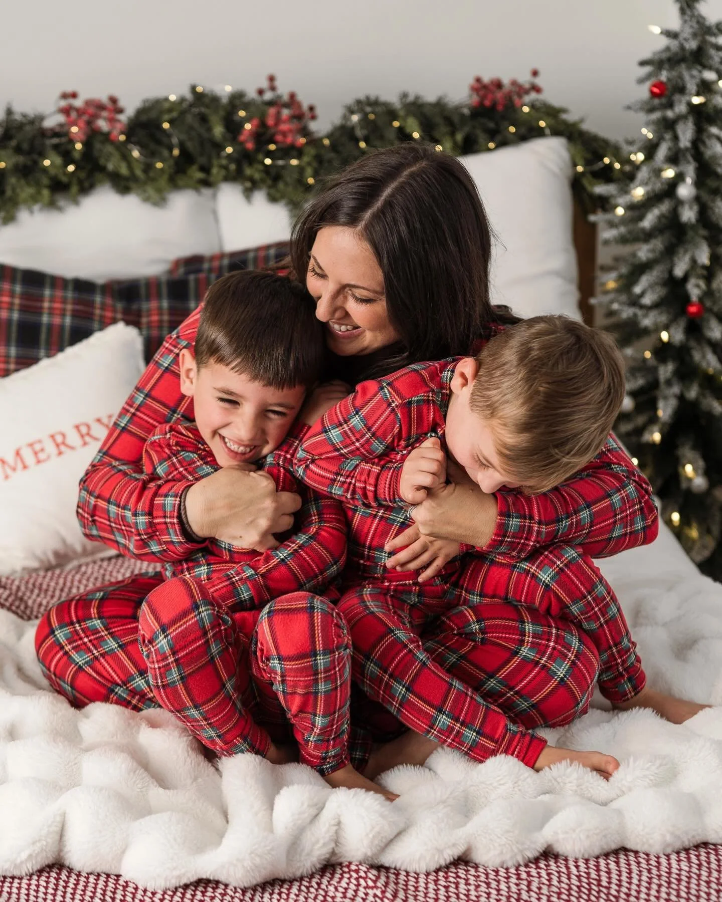 When mom steps out from behind the camera and the fun takes over! 🥰 I can&rsquo;t believe Christmas is in 5 days!! 🎄🎅🏻
.
.
.
.
#cagphotography
#montgomerycountypaphotographer
#lehighvalleypaphotographer
#buckscountypaphotographer
#berkscountypaph