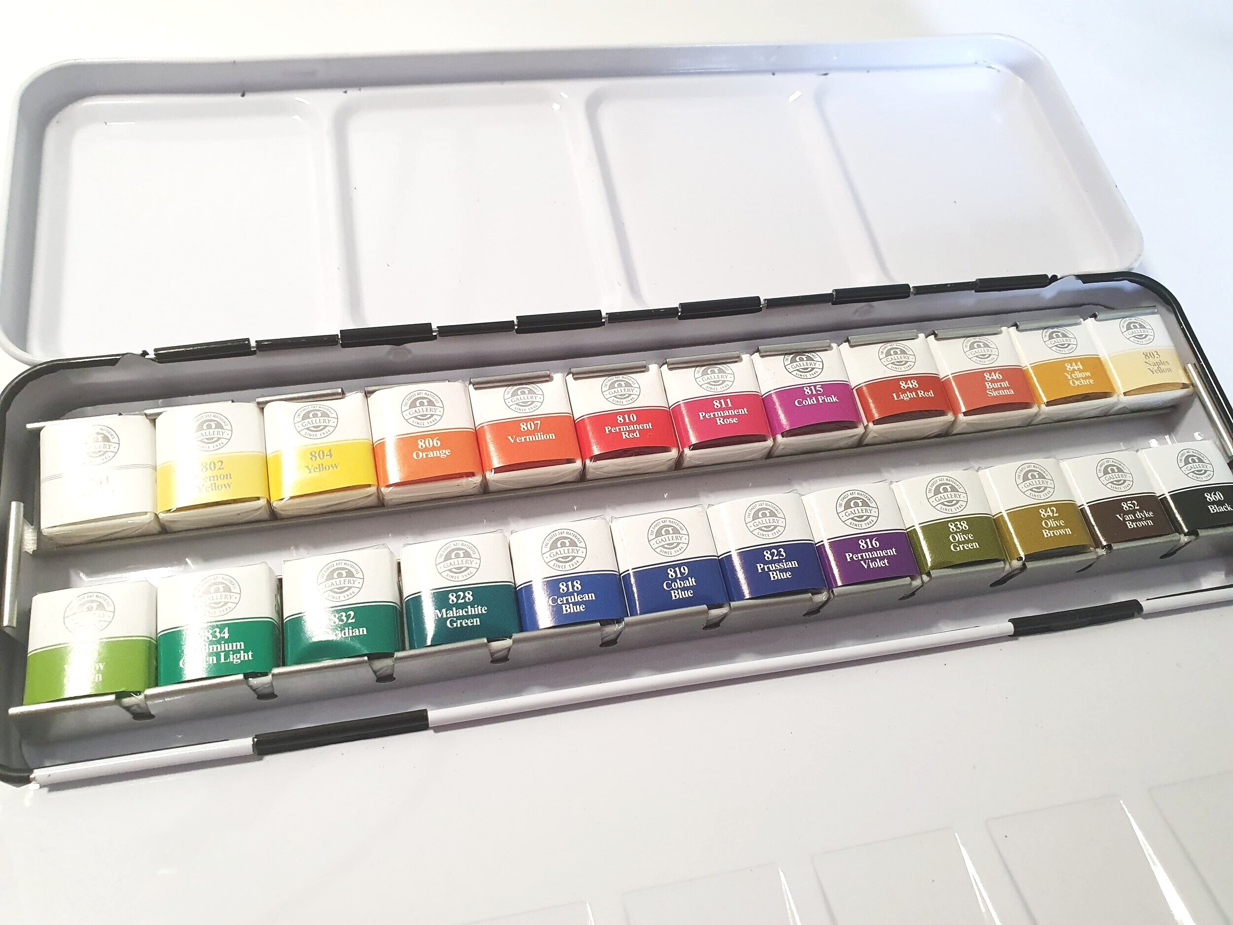  Mungyo Professional Half Pan Size Water Colors Set in Tin  Case/Integral Mixing Palette in The lid (12 Colors)