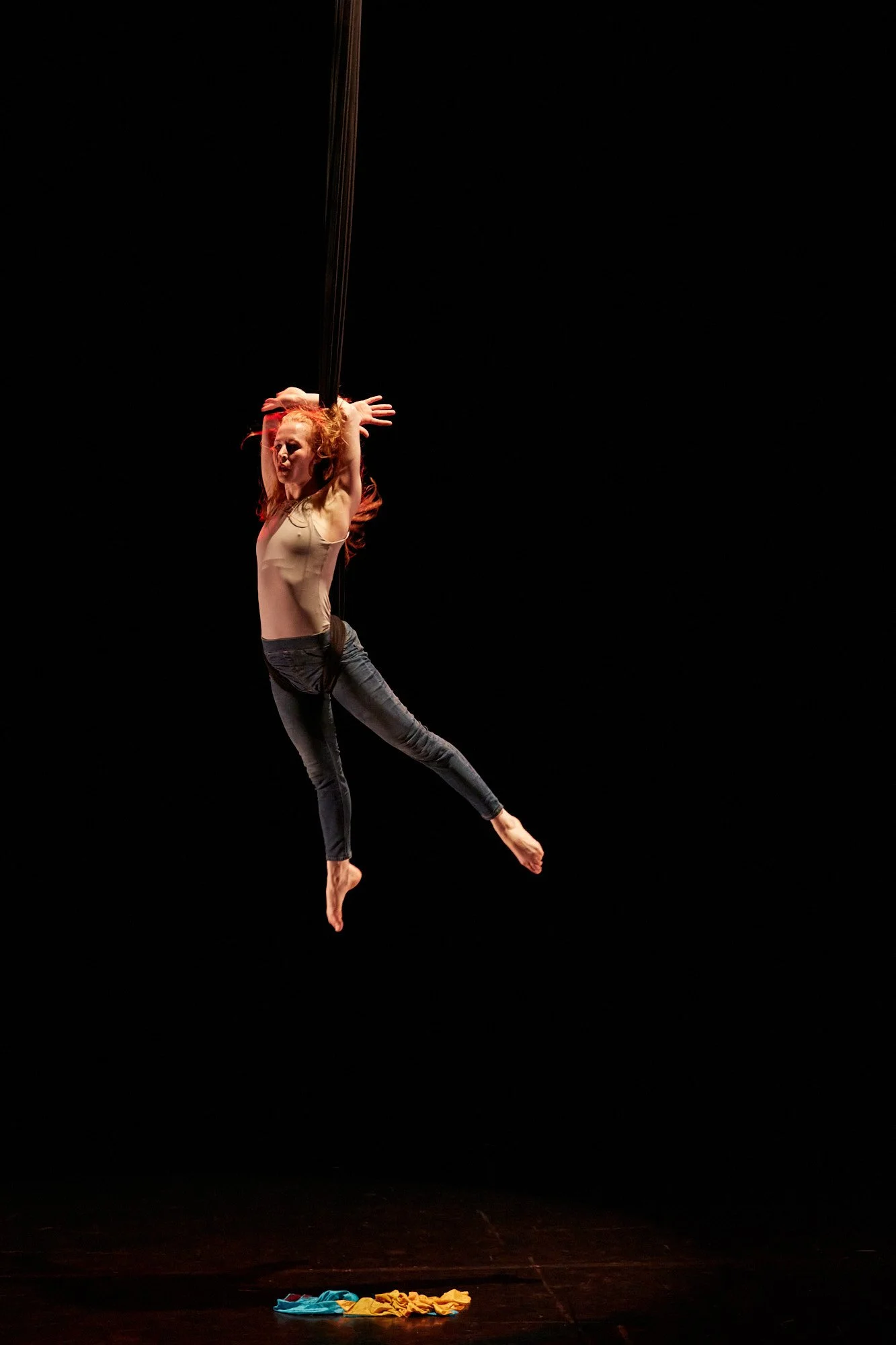 Behind the Back: Back catches on sling - Anastasia Timina
